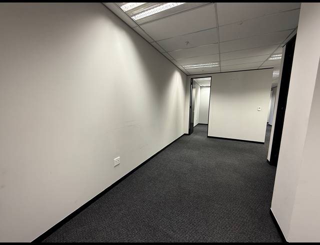 122M² OFFICE TO LET IN PARKTOWN